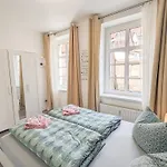 Urlaubsmagie - Heidelbeere - Gemeinschaftsgarten, Sauna & Saisonaler Pool Apartment Sebnitz