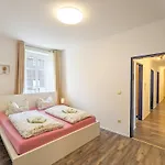 Urlaubsmagie - Heidelbeere - Gemeinschaftsgarten, Sauna & Saisonaler Pool Apartment Sebnitz